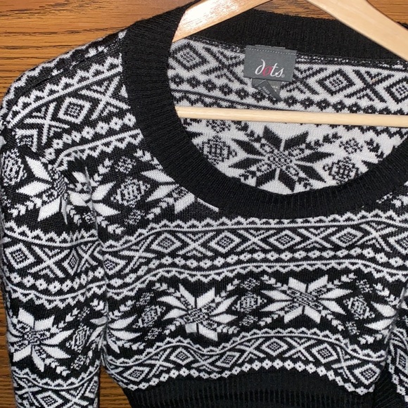 Warm Pattern Sweater - Picture 2 of 2